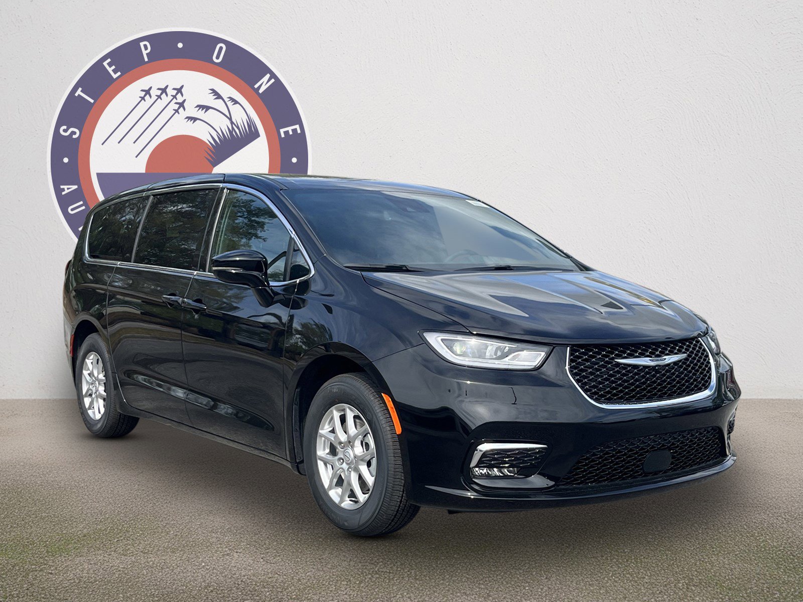 New 2026 Chrysler Pacifica Select image 2