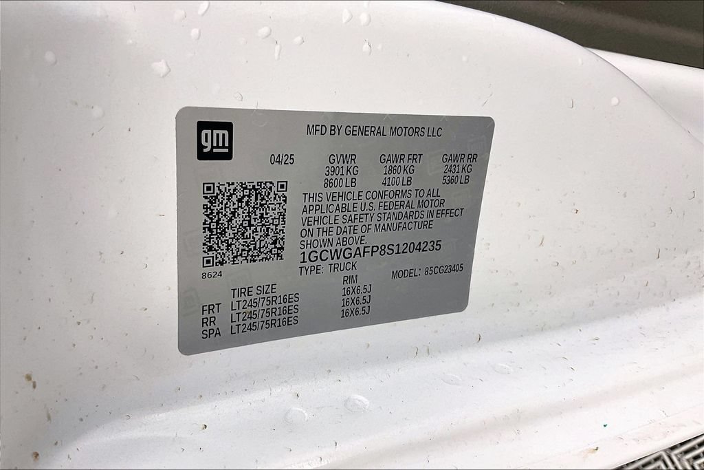 Used 2025 Chevrolet Express 2500 w/ Driver Convenience Package RWD image 32