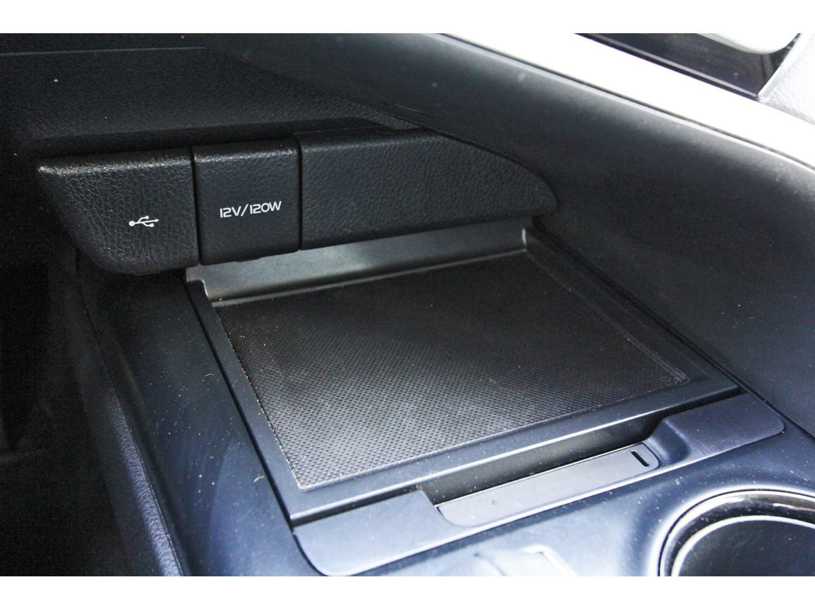 Used 2020 Toyota Camry SE image 26