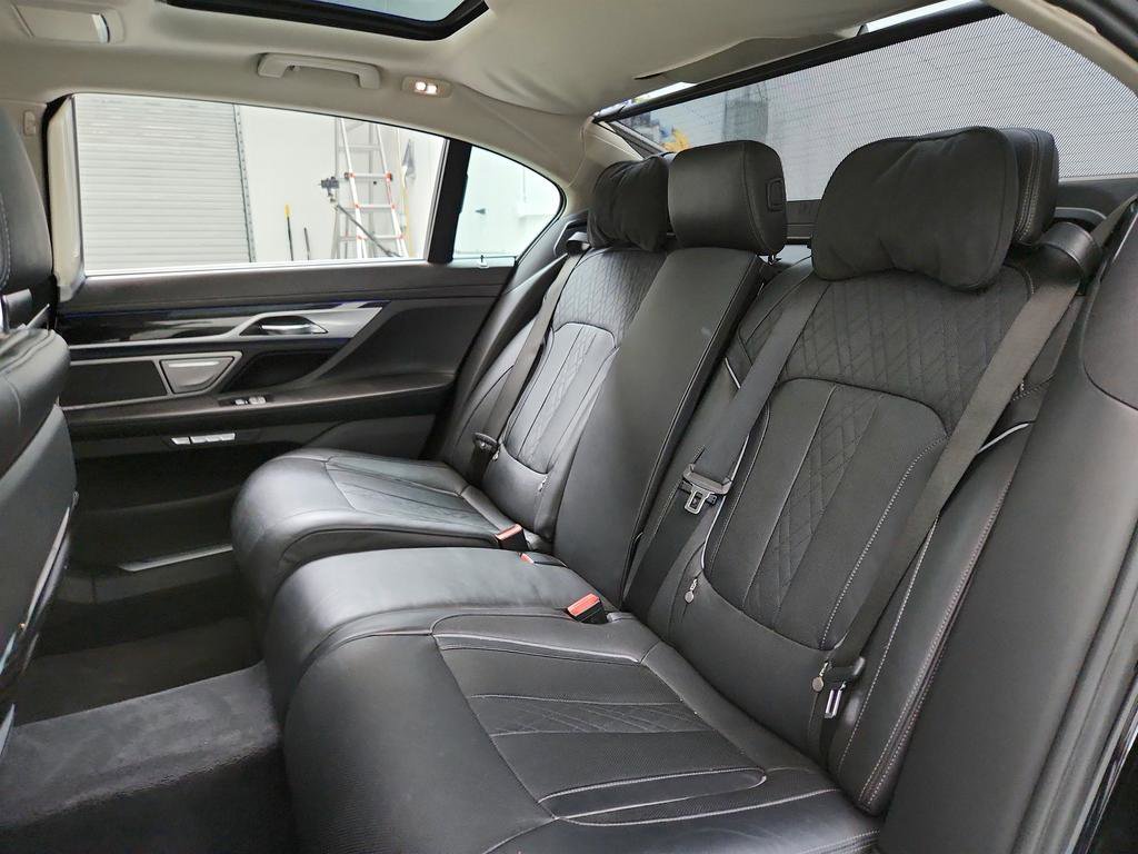 Used 2017 BMW 740i RWD image 25