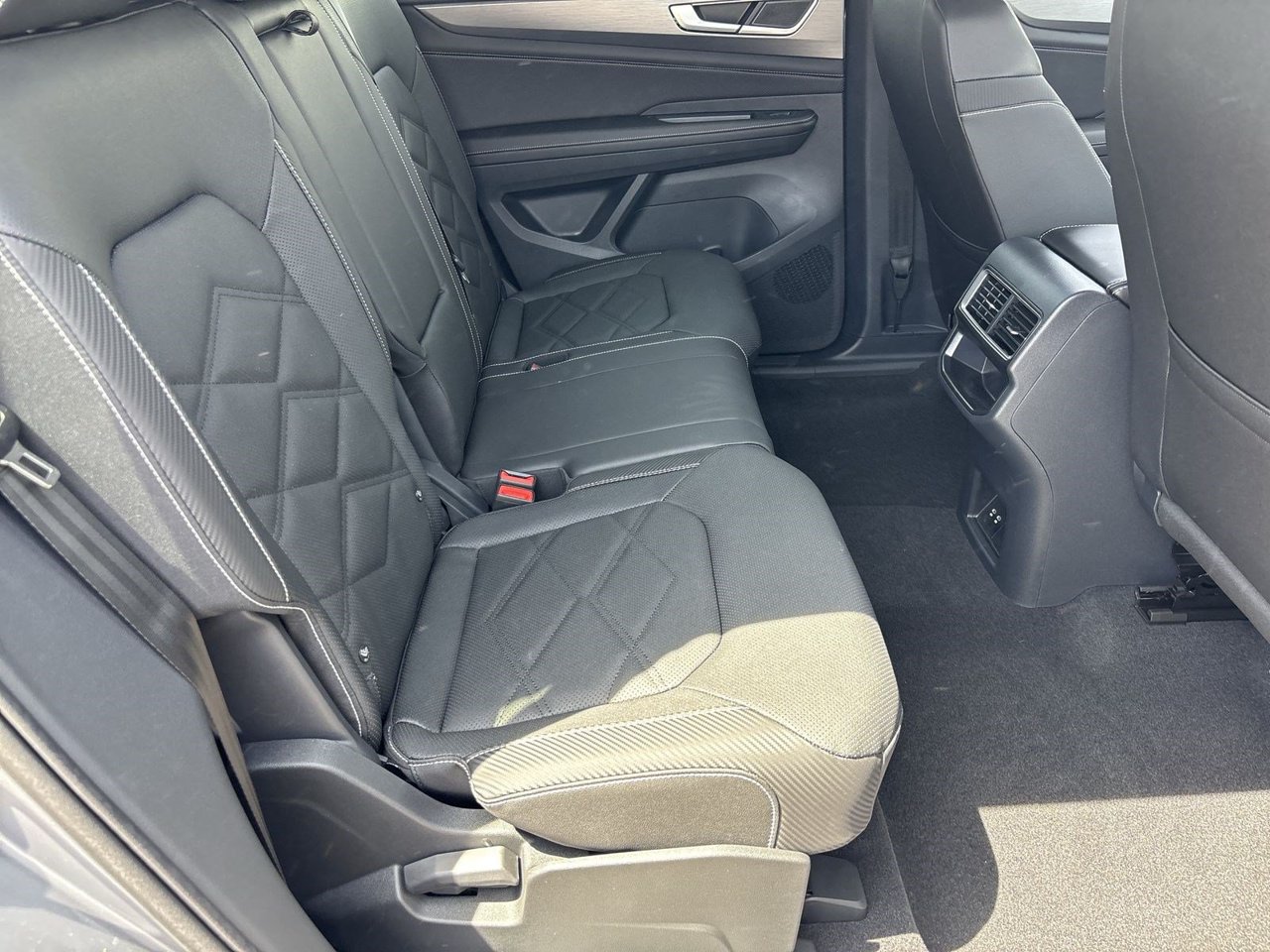 New 2026 Volkswagen Atlas Cross Sport SE FWD image 9