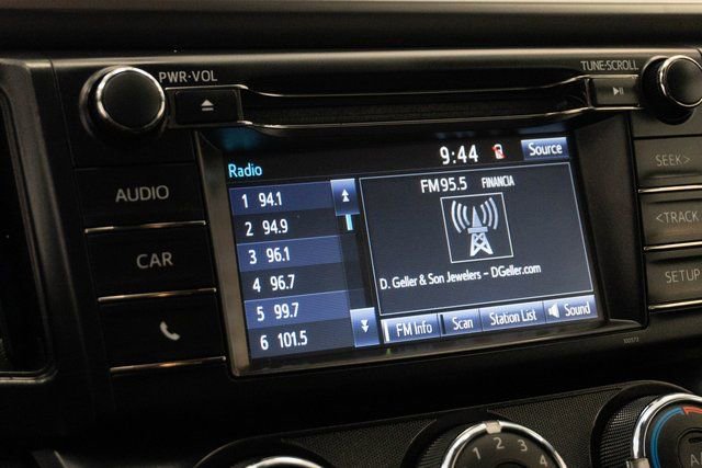 Used 2018 Toyota RAV4 LE image 4