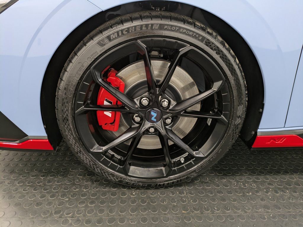 Used 2025 Hyundai Elantra N Base image 7