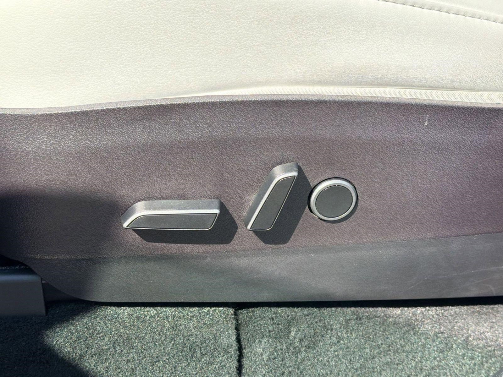 Used 2022 Tesla Model Y Performance image 14