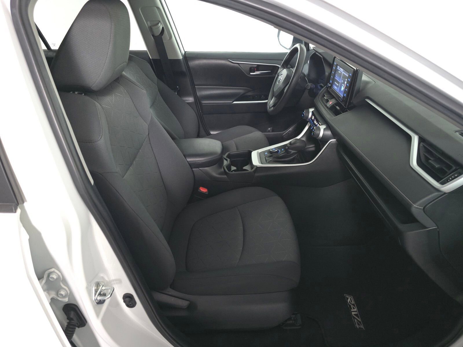 Used 2020 Toyota RAV4 XLE w/ Carpet Mat Package image 22