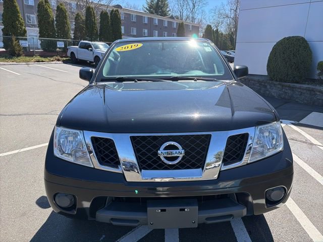 Used 2019 Nissan Frontier SV image 2