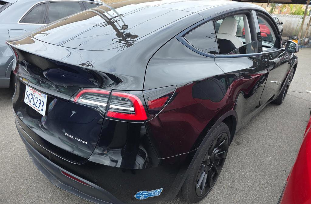 Used 2021 Tesla Model Y Long Range AWD/4WD image 3