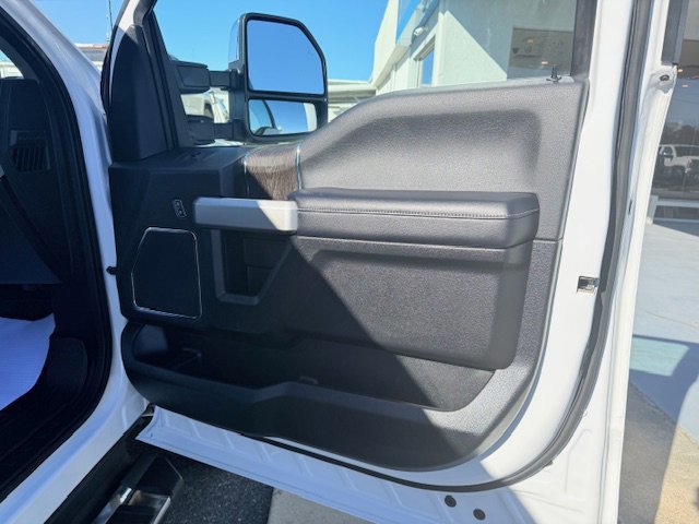 Used 2021 Ford F250 Lariat w/ Chrome Package image 19