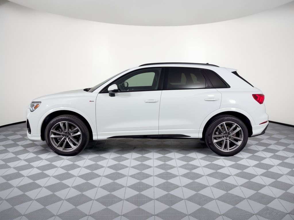 Certified 2025 Audi Q3 2.0T Premium w/ Convenience Package AWD/4WD image 2