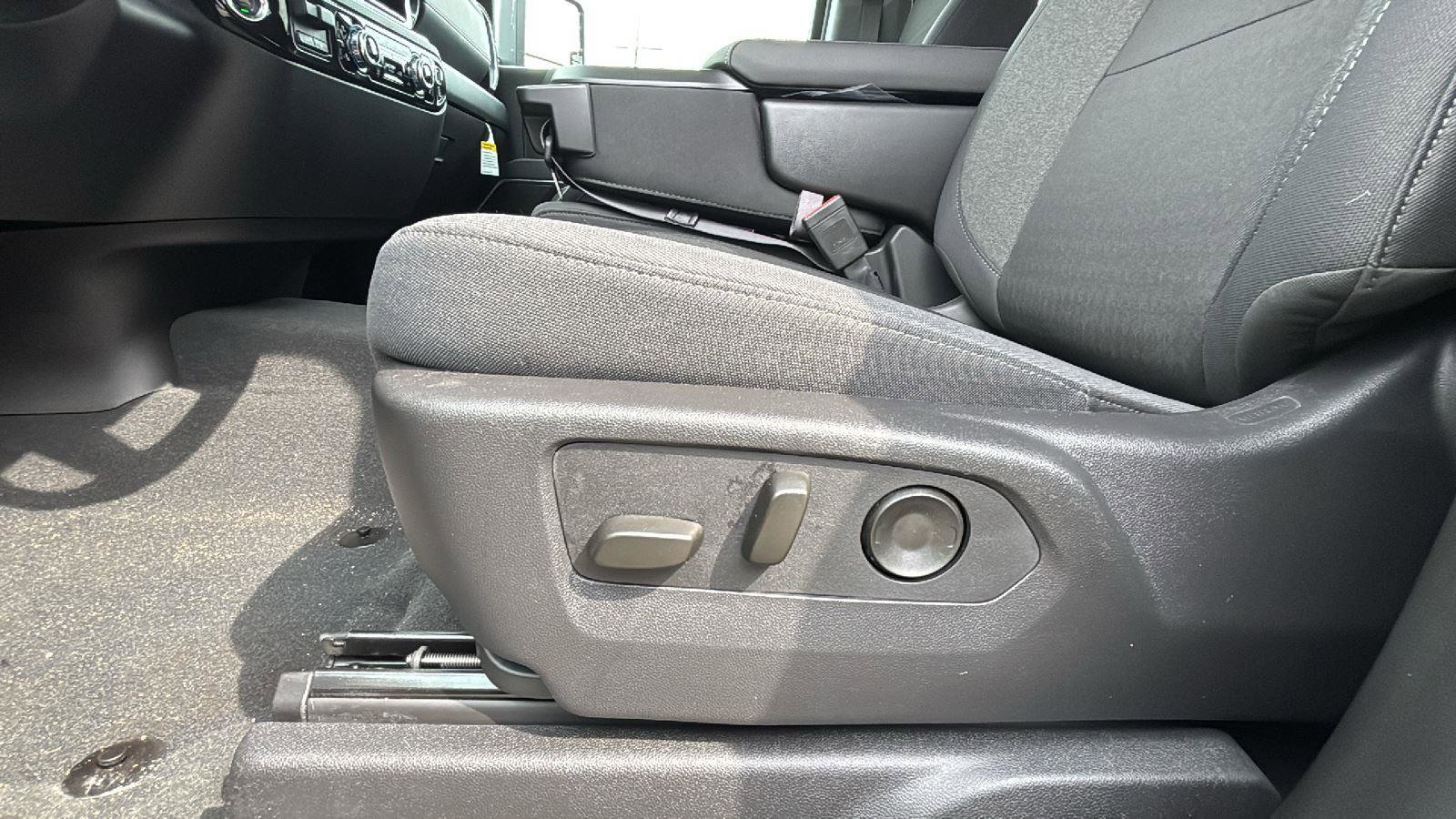 New 2026 GMC Sierra 2500 SLE w/ SLE Value Package; image 24