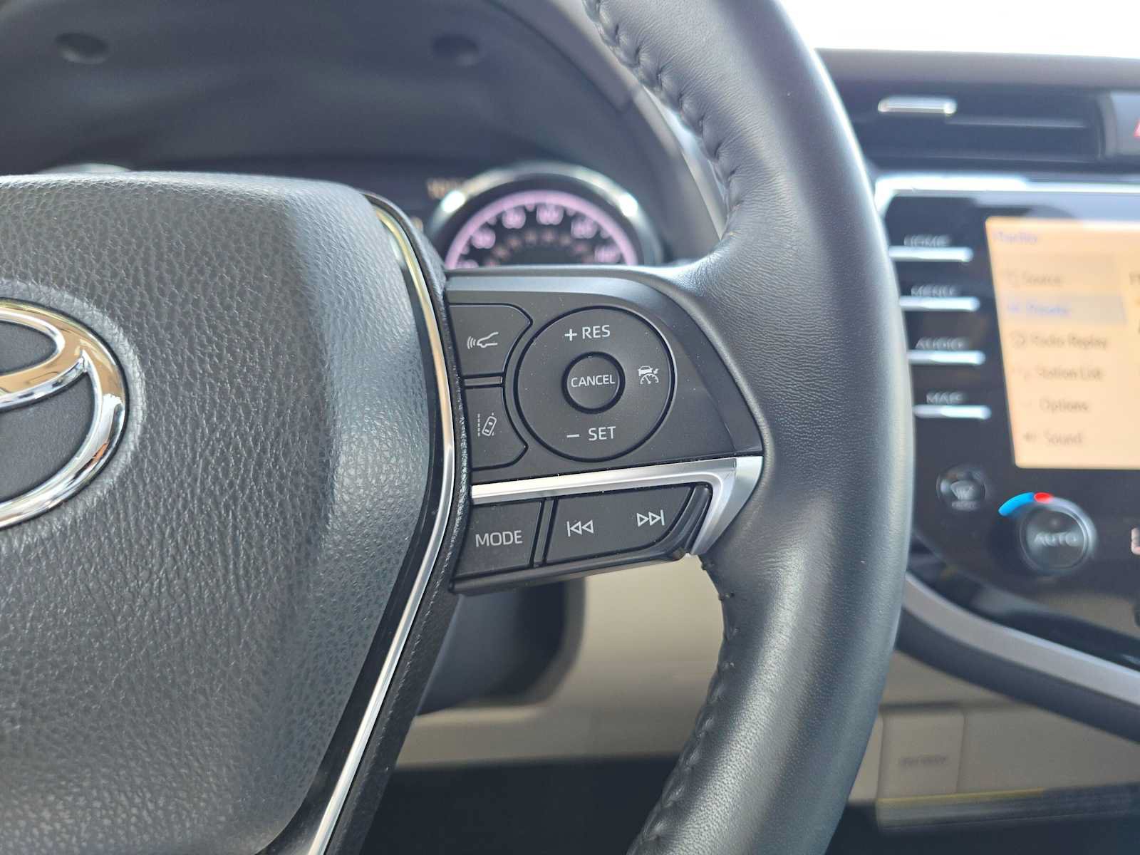 Used 2020 Toyota Camry XLE w/ Driver Assist Package FWD image 29
