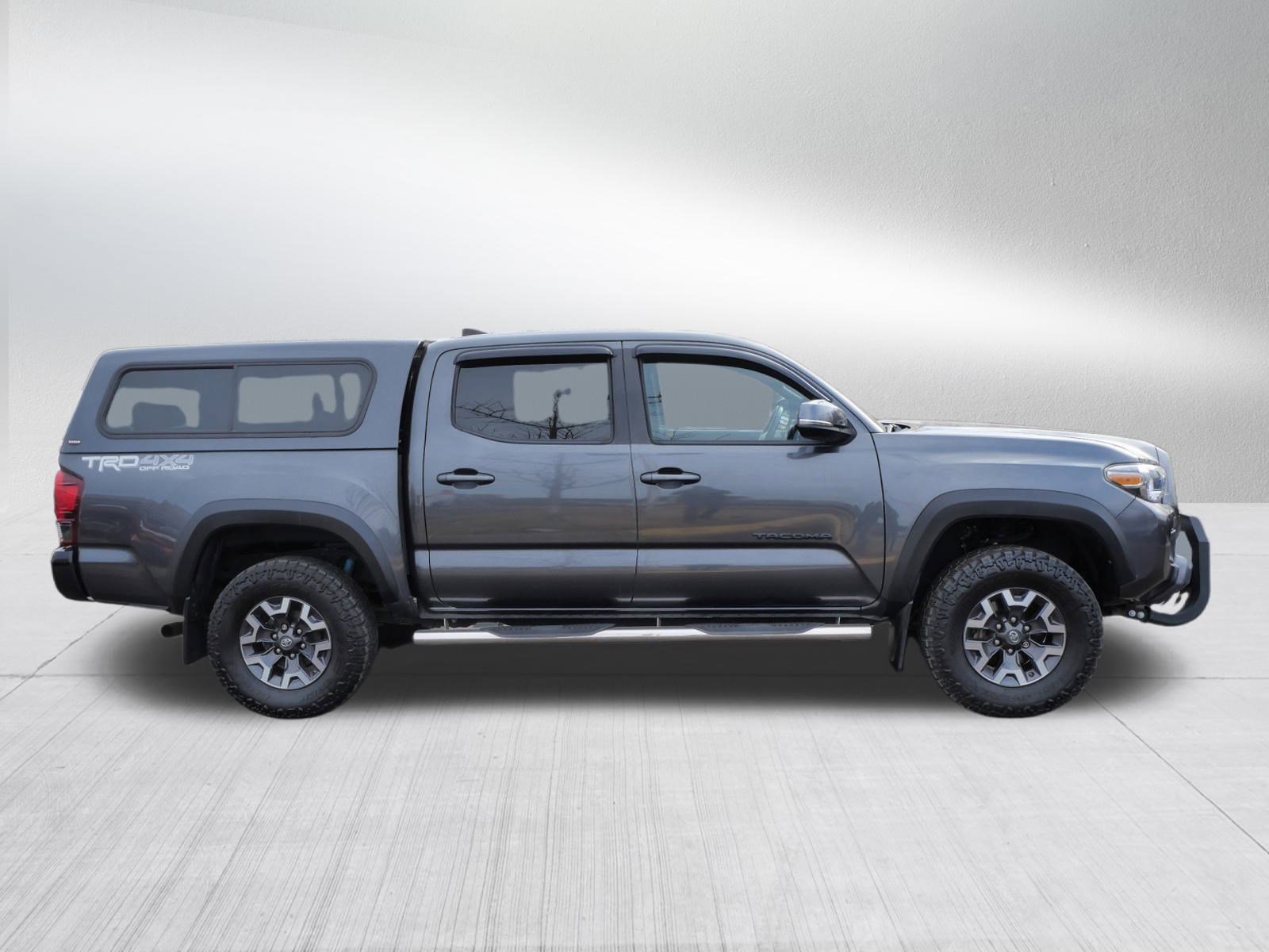 Certified 2019 Toyota Tacoma TRD Off-Road image 9