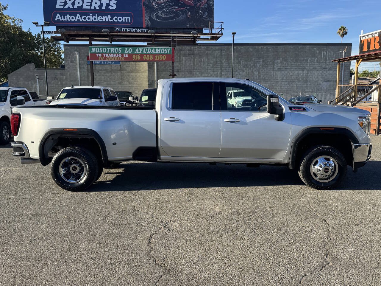 Used 2023 GMC Sierra 3500 SLE w/ SLE Value Package AWD/4WD image 7