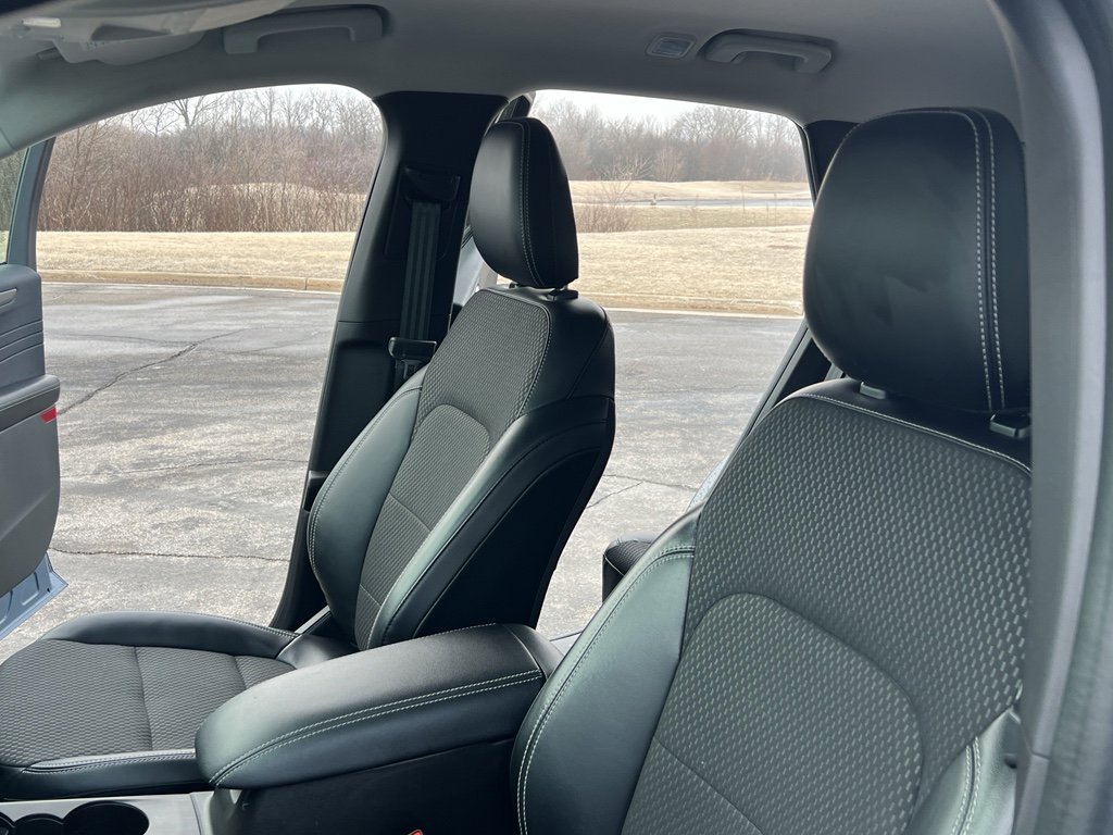 Used 2023 Ford Escape SE w/ Class II Trailer Tow Package image 16