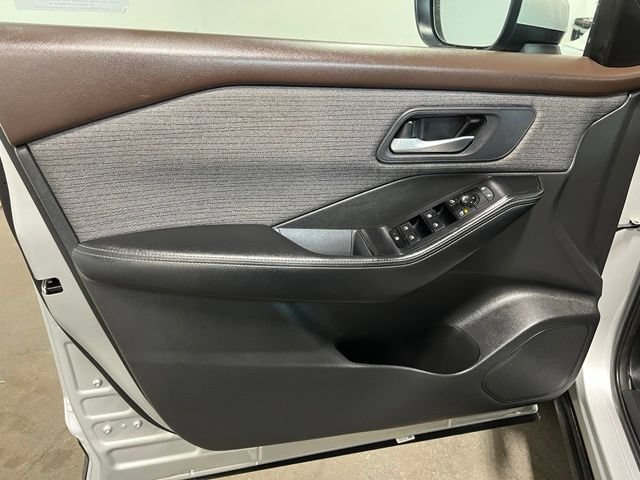 Used 2023 Nissan Rogue SV AWD/4WD image 20
