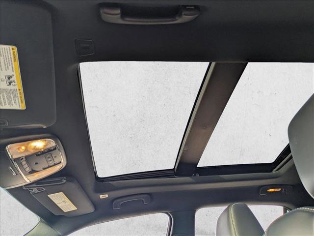 Certified 2023 Chrysler 300 C image 17