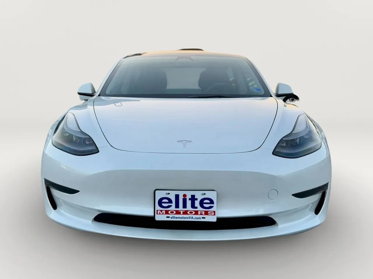 Used 2023 Tesla Model 3 Standard Range image 2