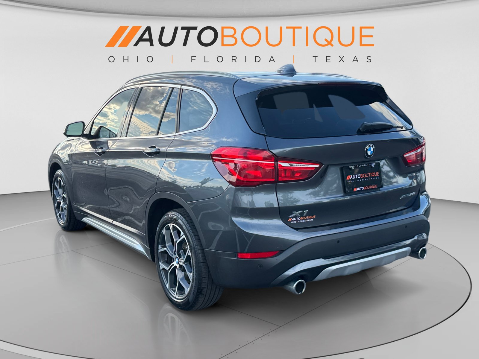 Used 2021 BMW X1 xDrive28i w/ Convenience Package AWD/4WD image 3
