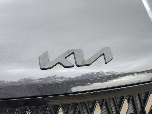 Used 2026 Kia Carnival EX FWD image 11