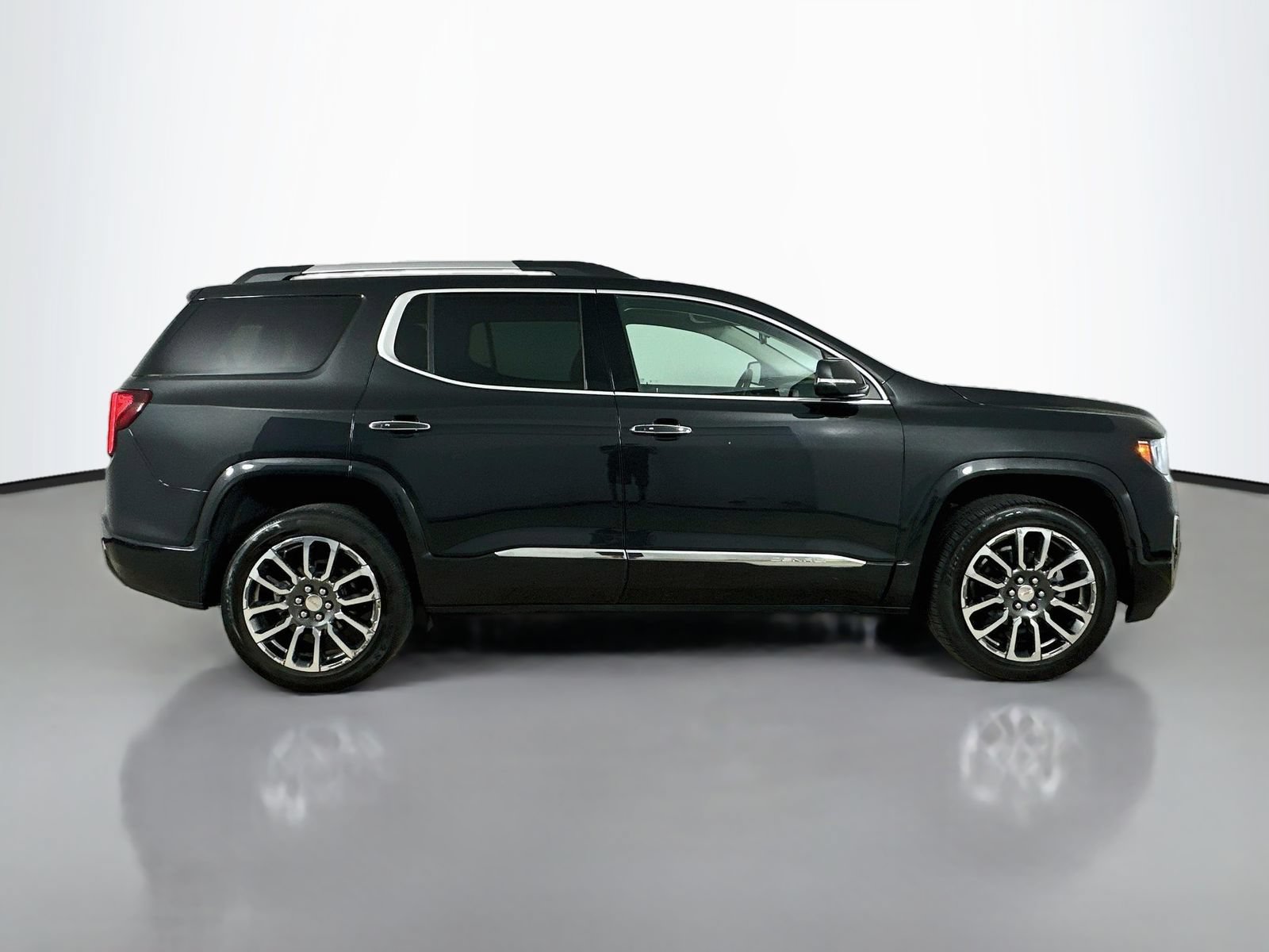 Used 2020 GMC Acadia Denali FWD image 4