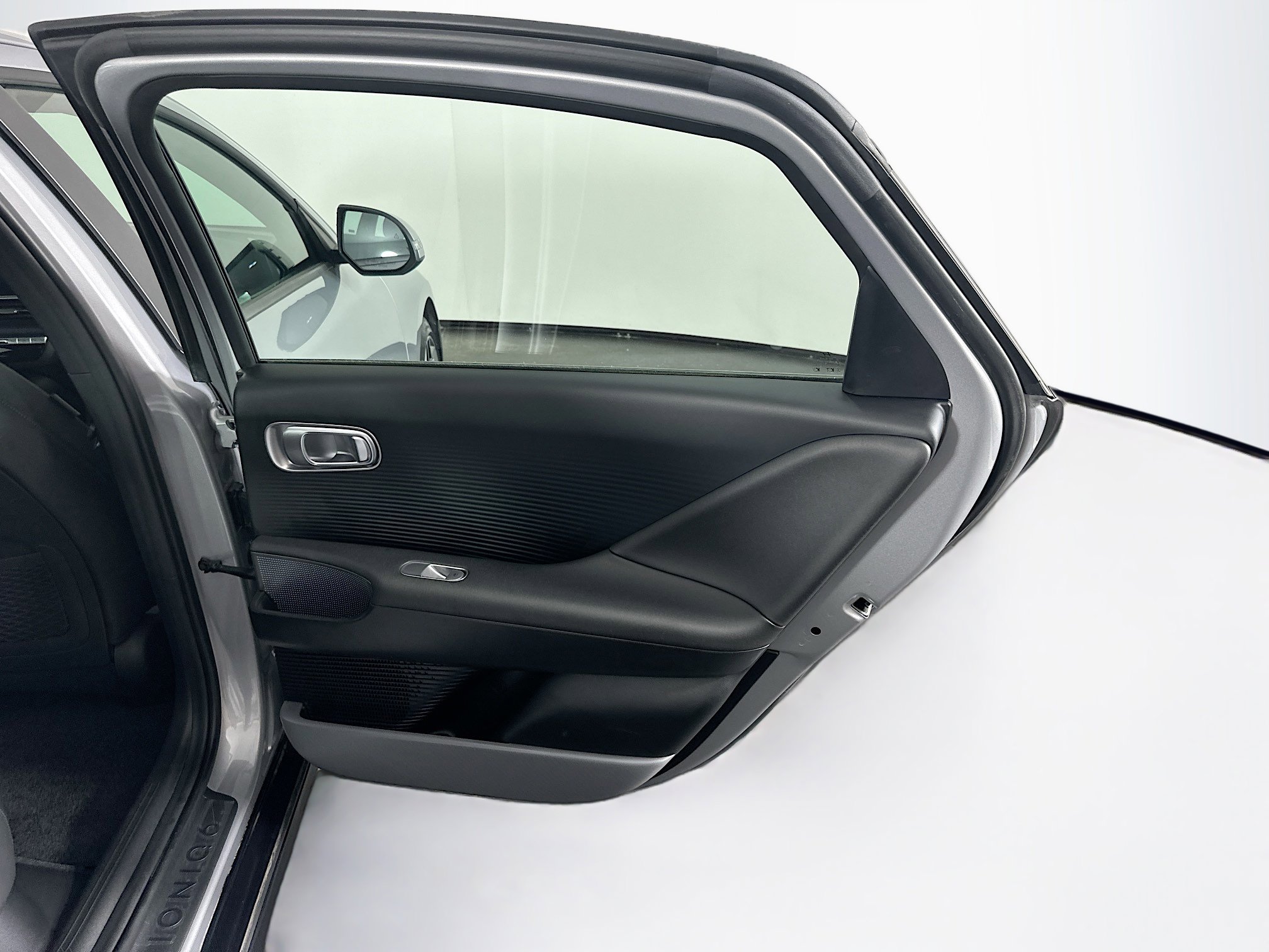 Used 2024 Hyundai Ioniq 6 SEL RWD image 31