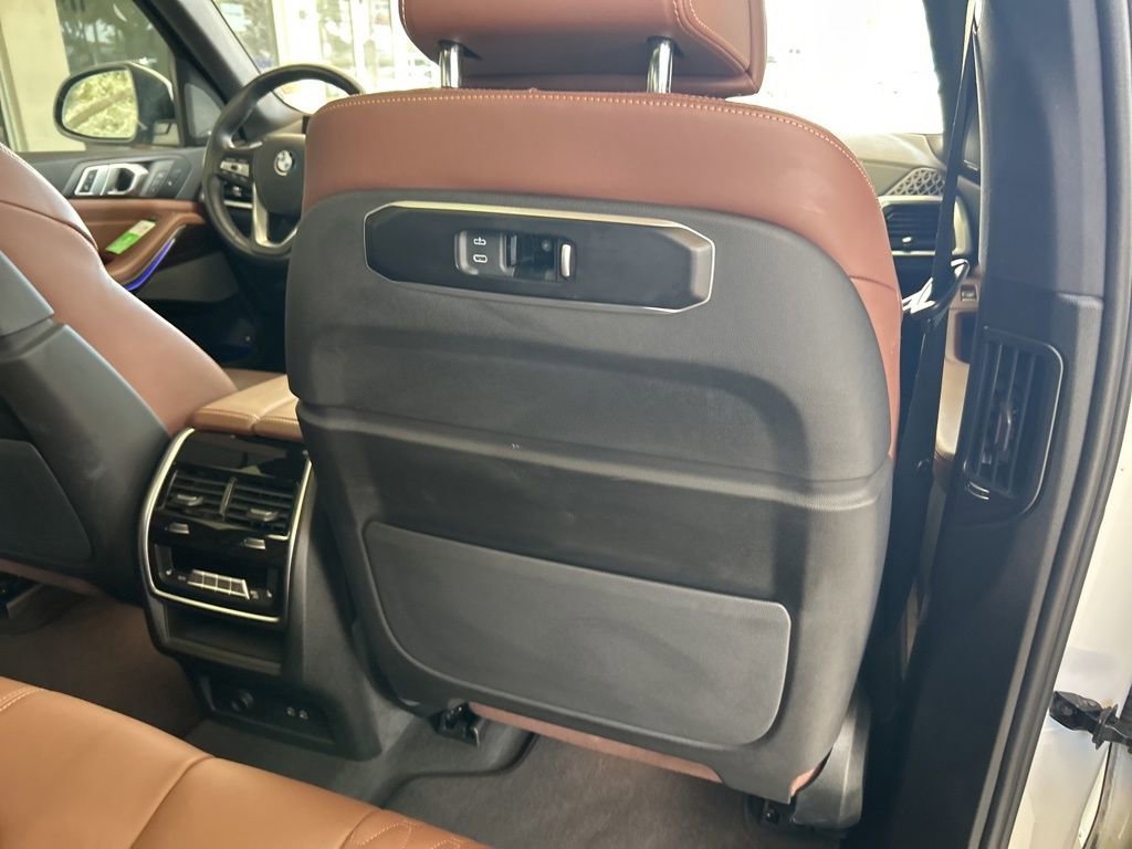 Used 2025 BMW X5 xDrive50e image 36