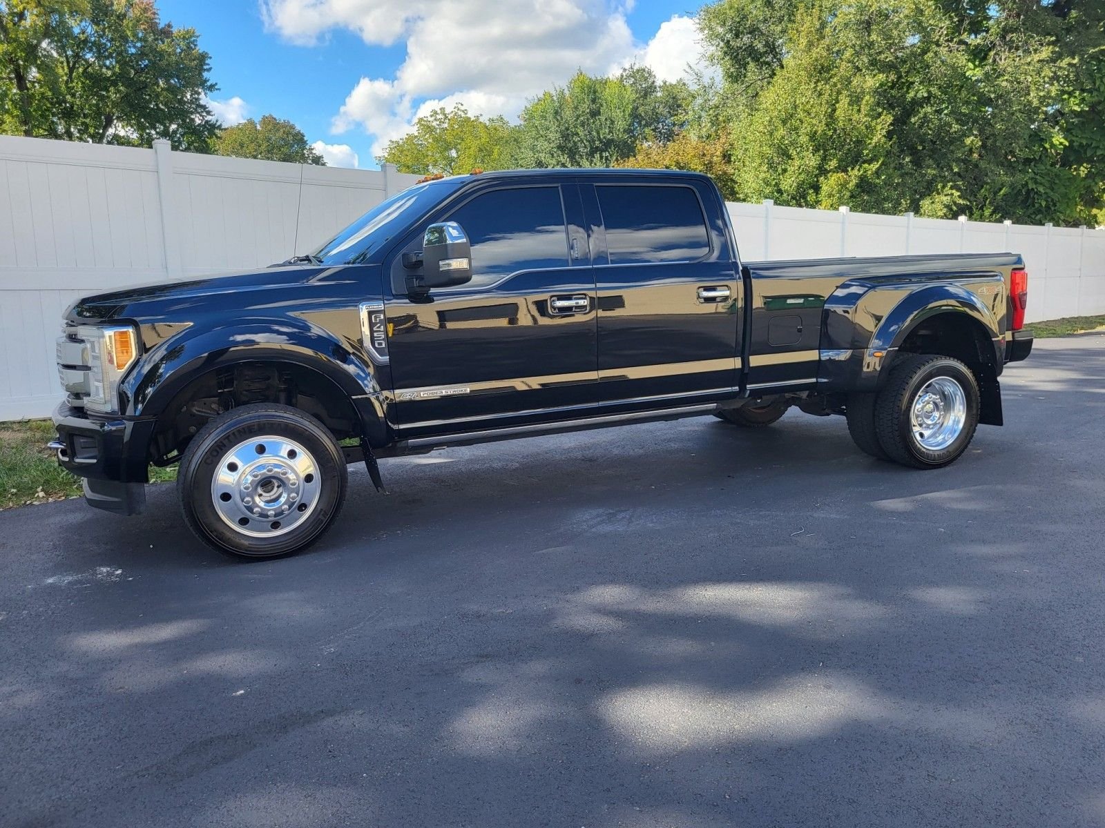 Used 2017 Ford F450 Platinum w/ Platinum Ultimate Package AWD/4WD image 3