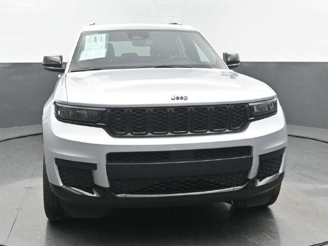 Used 2024 Jeep Grand Cherokee L Laredo AWD/4WD image 8