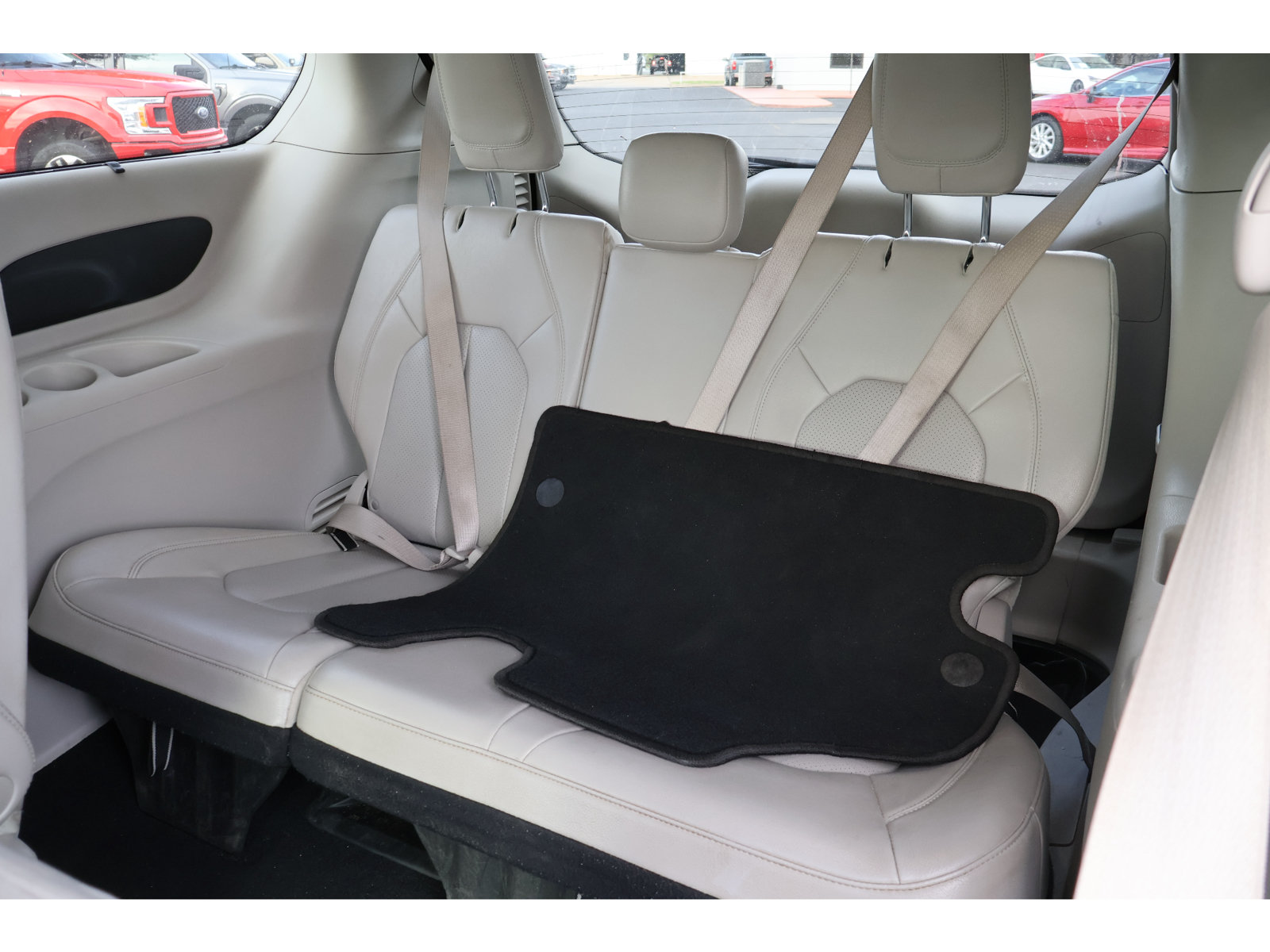 Used 2021 Chrysler Pacifica Touring-L FWD image 7