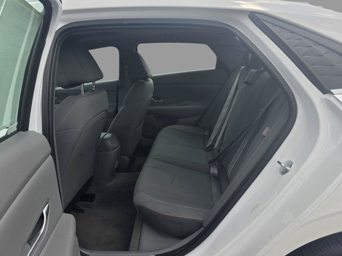 Used 2025 Hyundai Elantra SEL FWD image 24