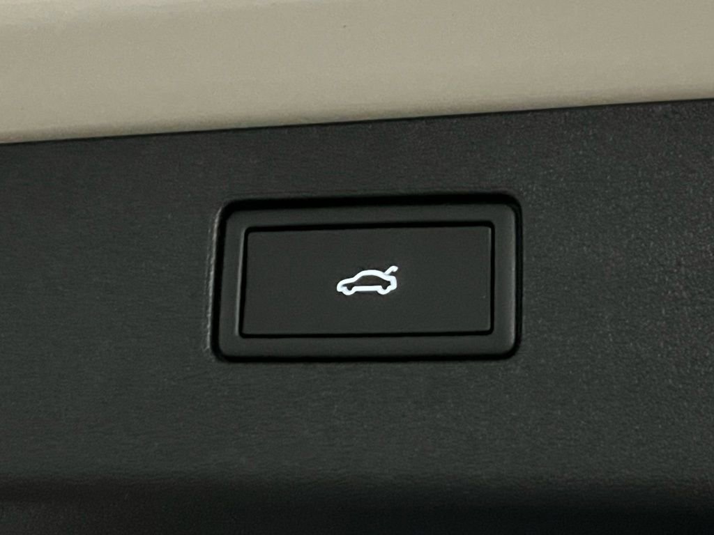 New 2026 Volkswagen Tiguan SEL R-Line image 40