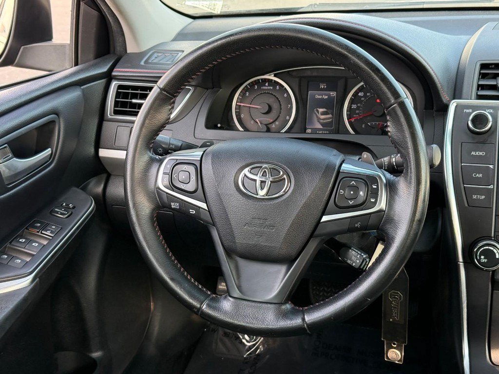 Used 2016 Toyota Camry SE FWD image 14