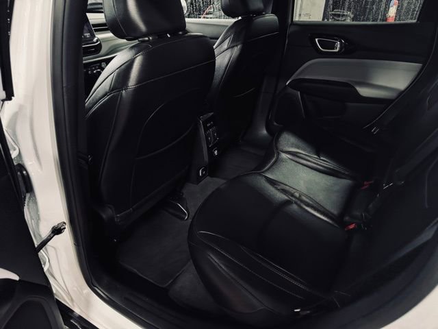 Used 2024 Jeep Compass Limited image 18