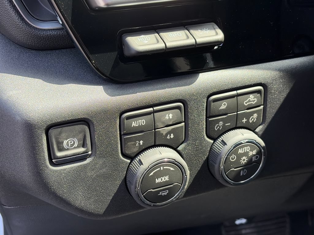 New 2026 Chevrolet Silverado 1500 High Country AWD/4WD image 20