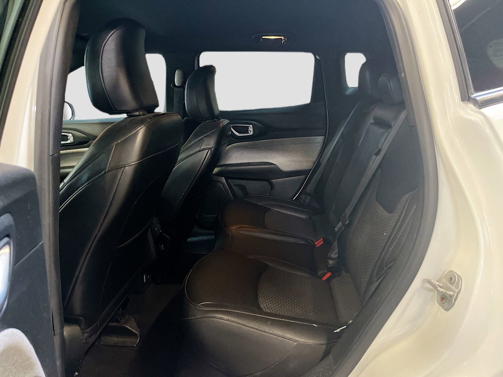 Used 2024 Jeep Compass Latitude w/ Altitude Special Edition image 22