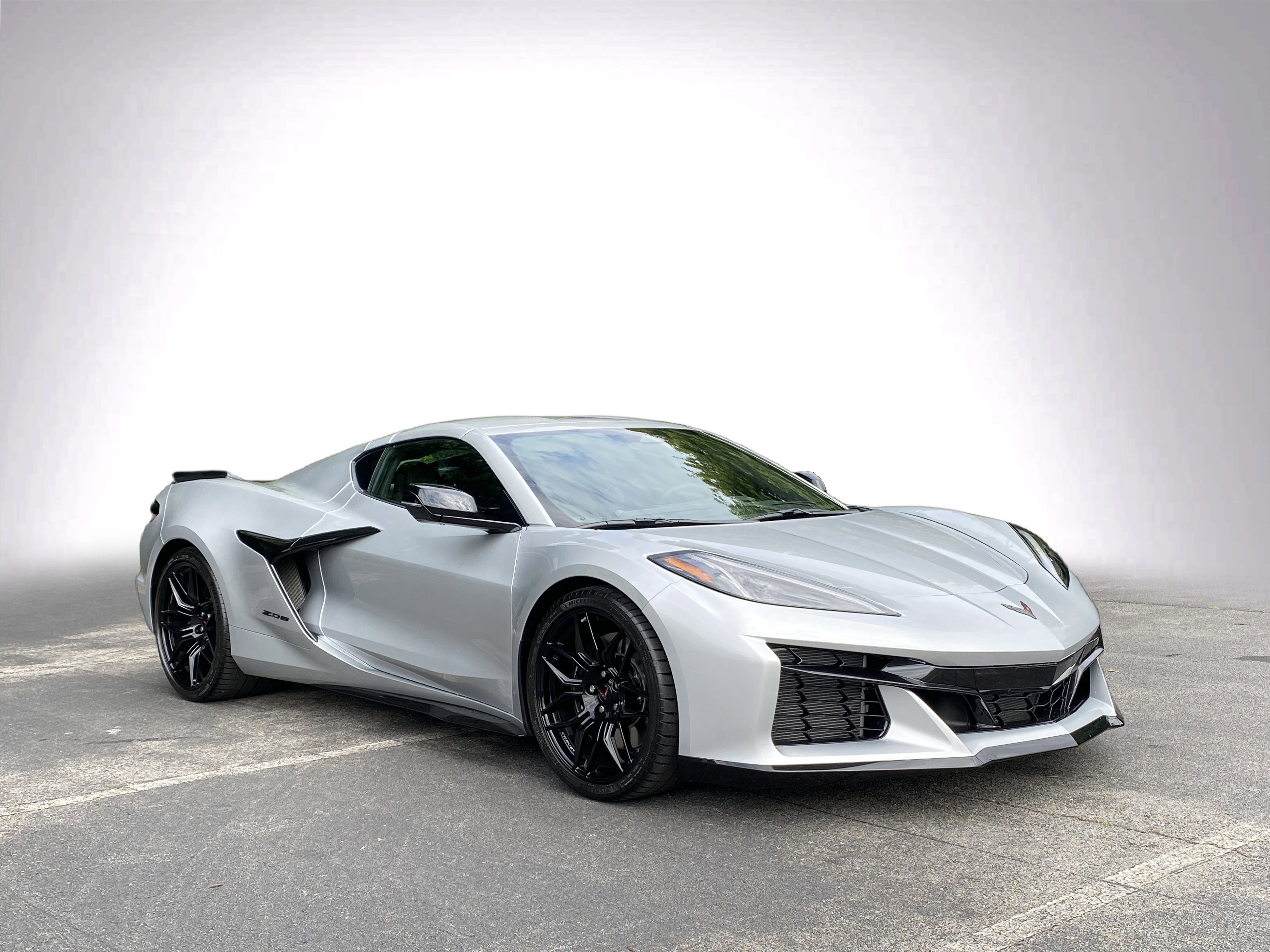 Used 2026 Chevrolet Corvette Z06 RWD image 2