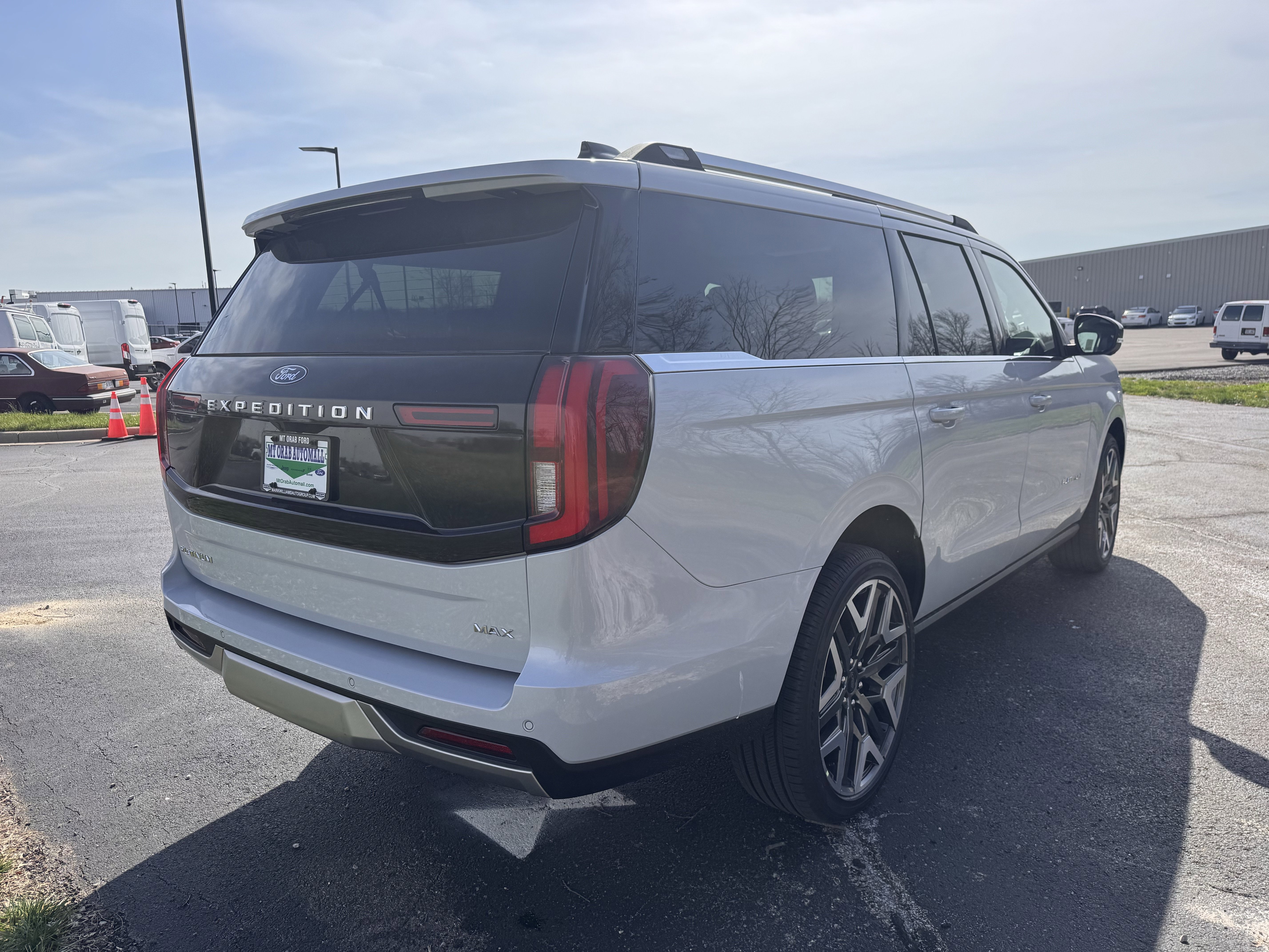 New 2026 Ford Expedition Max Platinum image 3