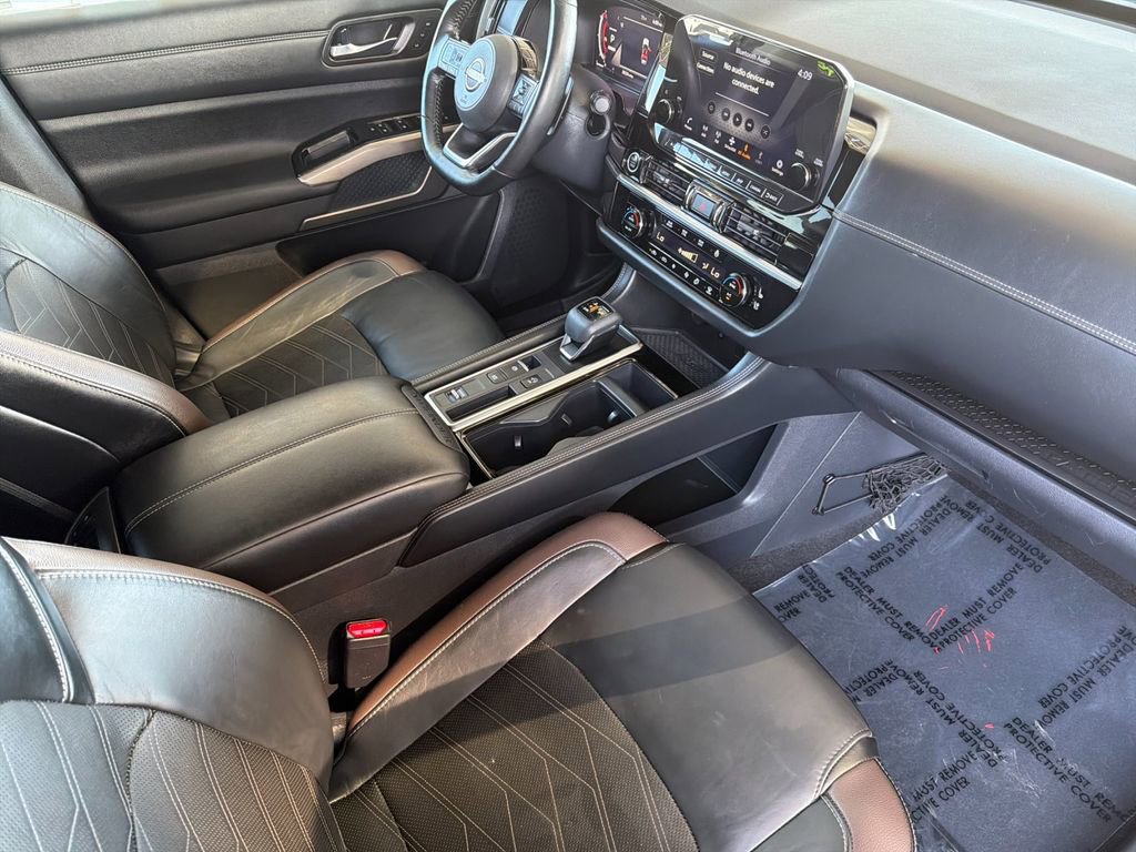 Used 2023 Nissan Pathfinder Platinum FWD image 16
