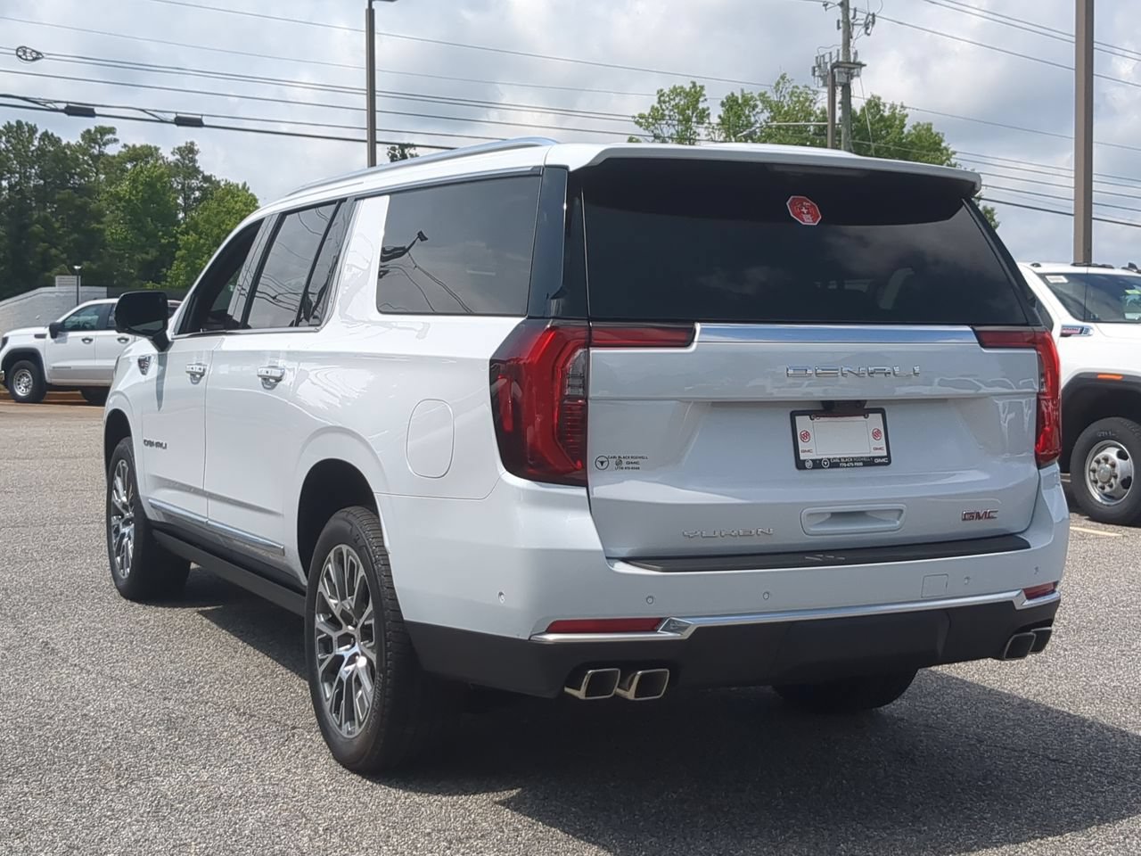 New 2026 GMC Yukon XL Denali w/ Denali Reserve Package AWD/4WD image 6
