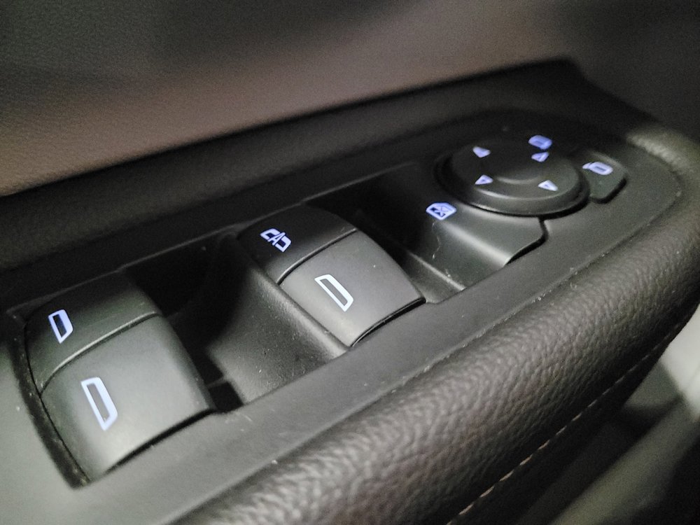 Used 2020 GMC Terrain SLT image 27