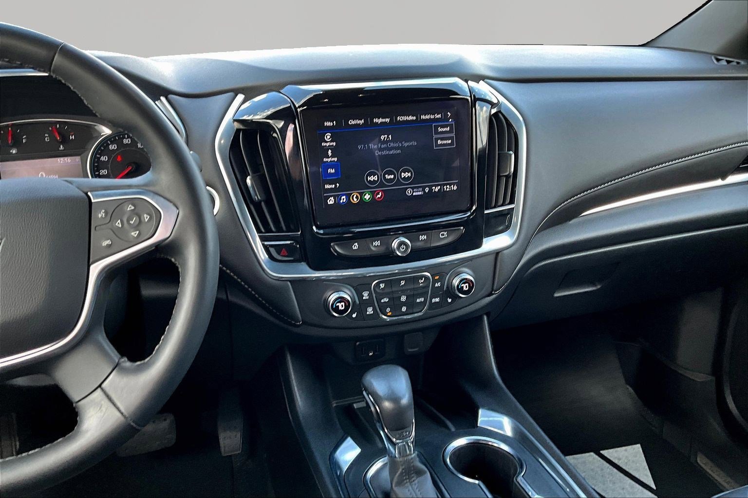 Used 2023 Chevrolet Traverse LT FWD image 9
