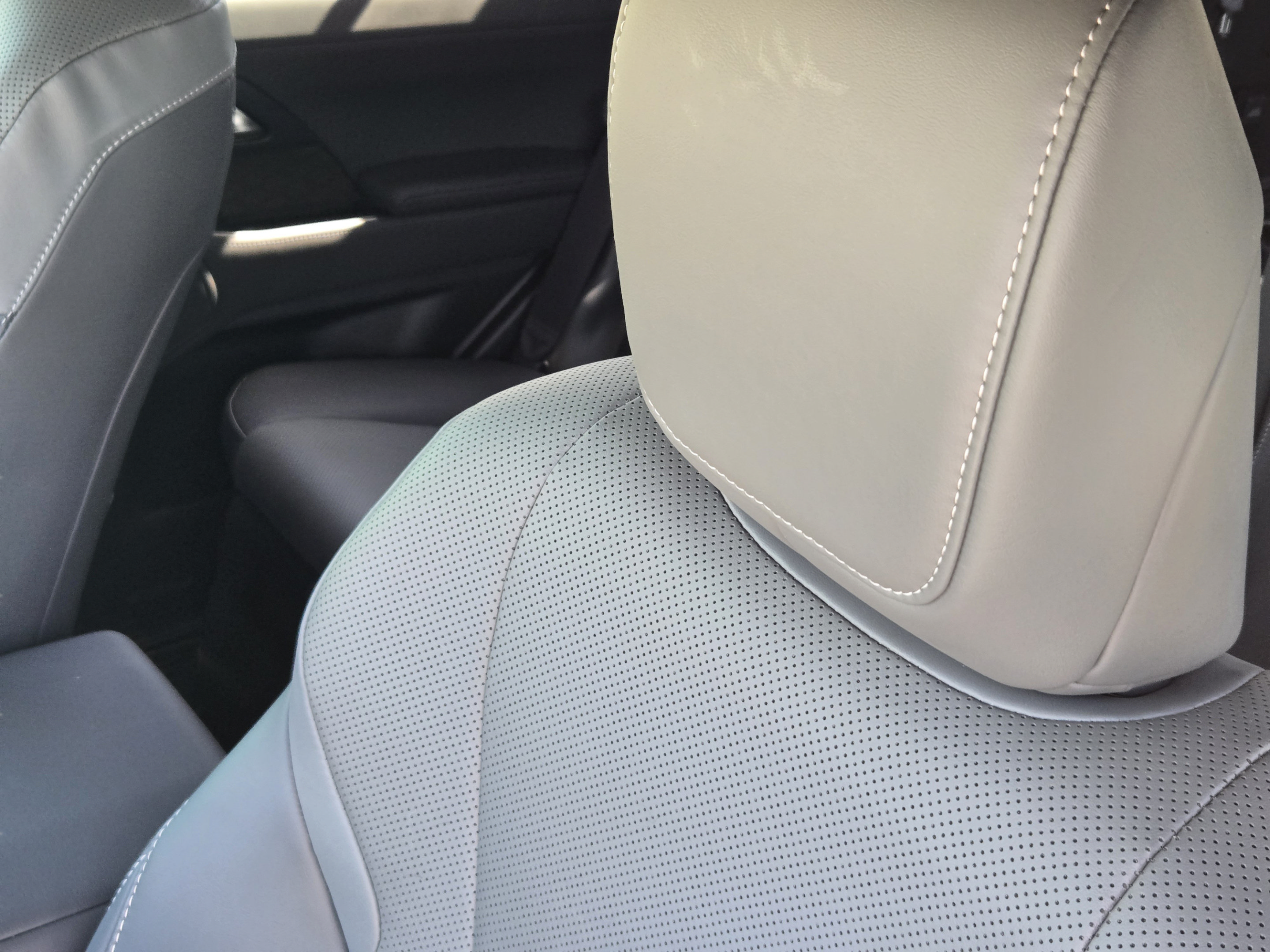 Used 2024 Lexus GX 550 w/ Accessory Package (Z1) AWD/4WD image 24