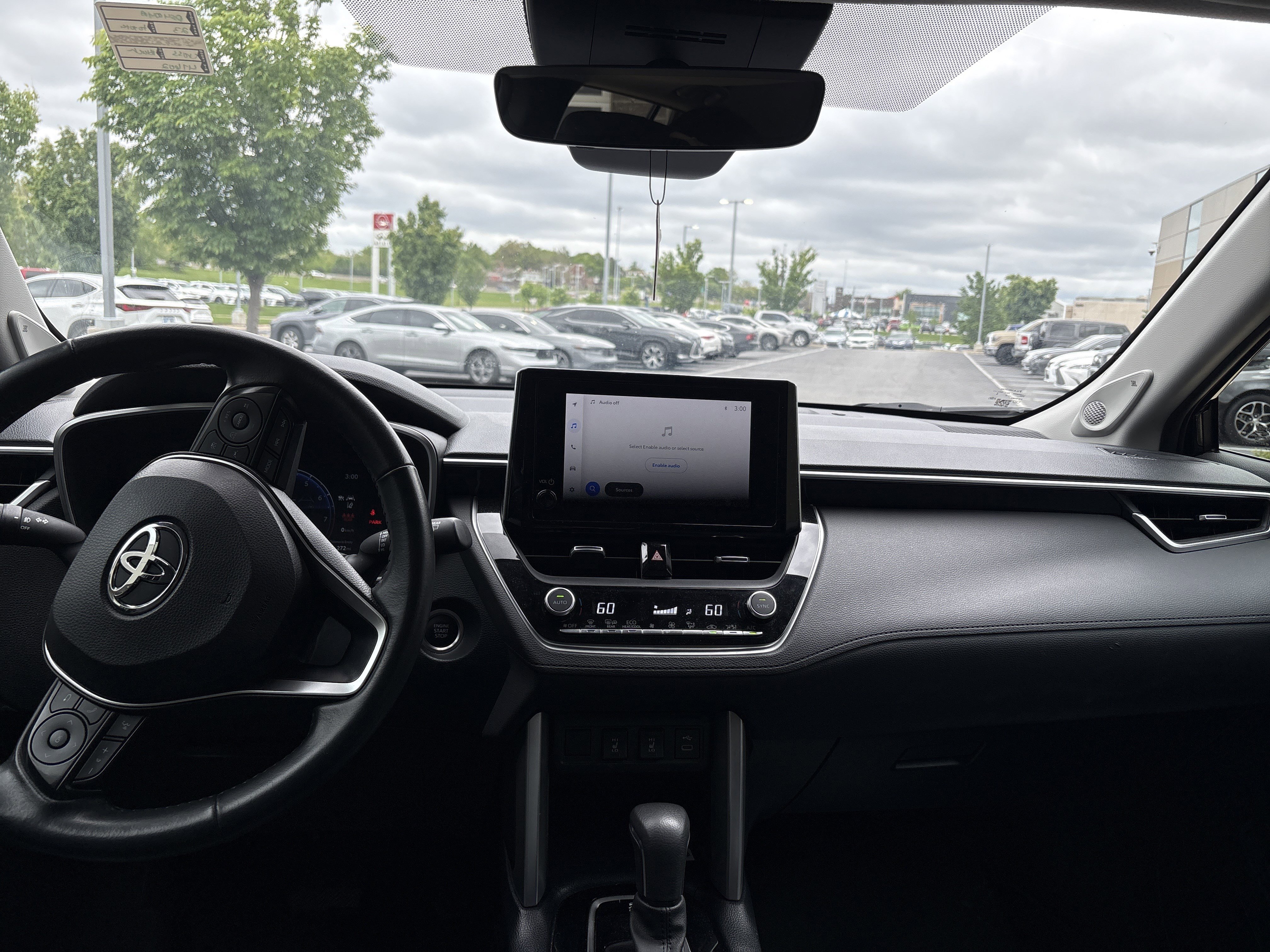 Used 2023 Toyota Corolla Cross XLE w/ Convenience Package AWD/4WD image 18