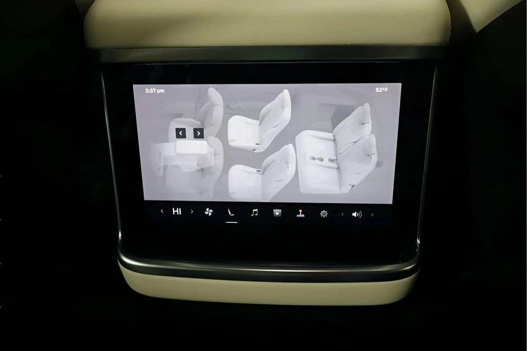 Used 2022 Tesla Model X image 29