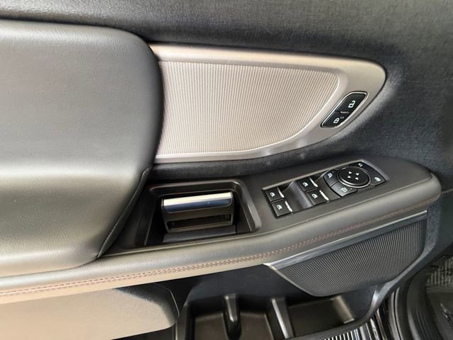 Used 2025 Ford Expedition Max Active AWD/4WD image 11