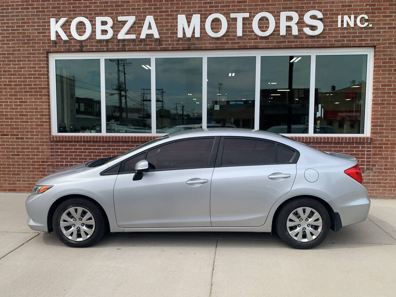 Used 2012 Honda Civic LX image 2