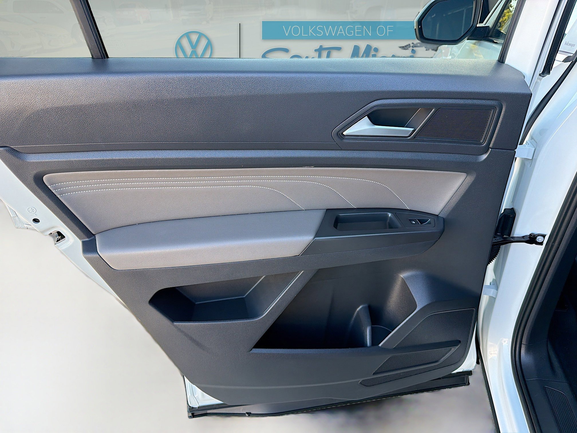 Used 2023 Volkswagen Atlas Cross Sport SE image 25