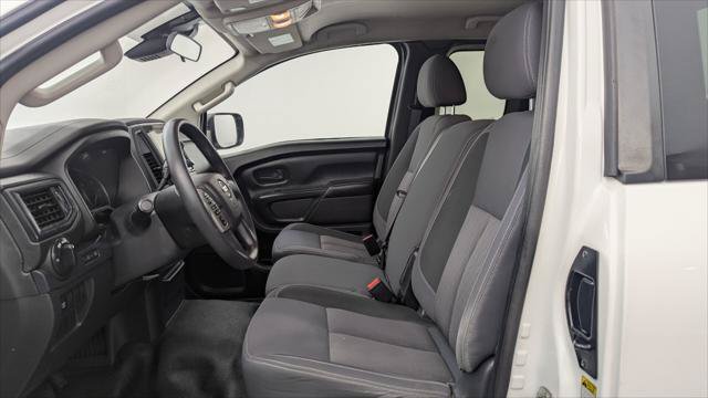 Used 2022 Nissan Titan S RWD image 14
