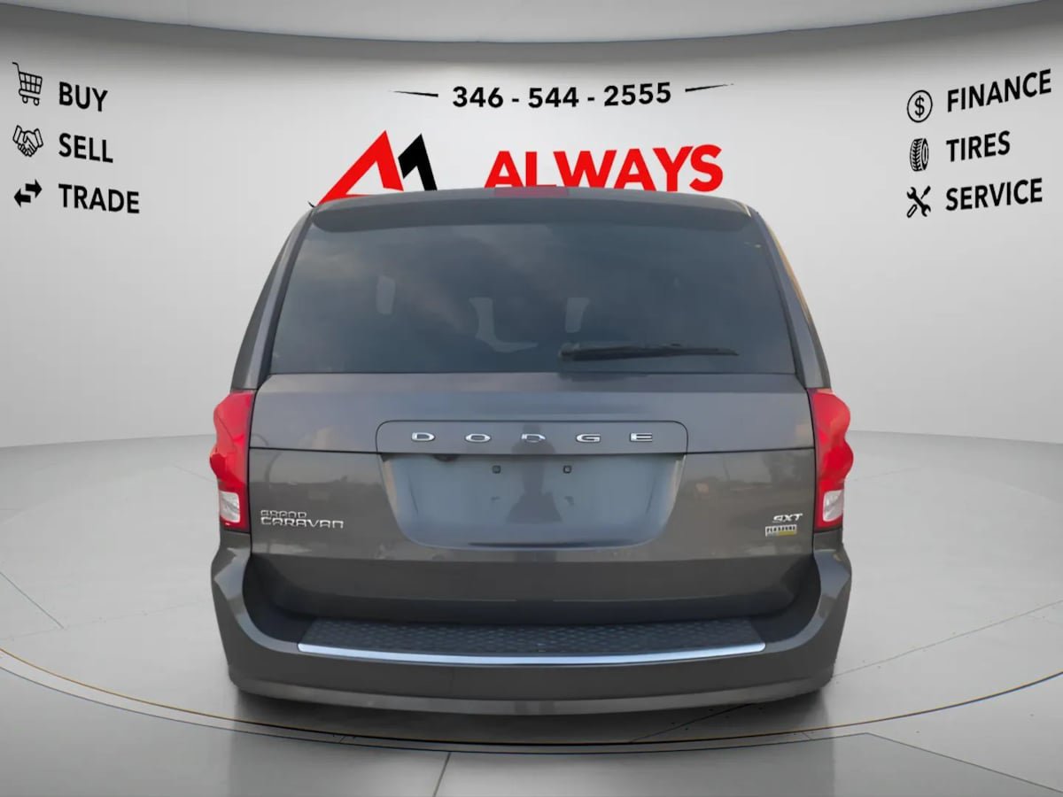 Used 2017 Dodge Grand Caravan SXT FWD image 18