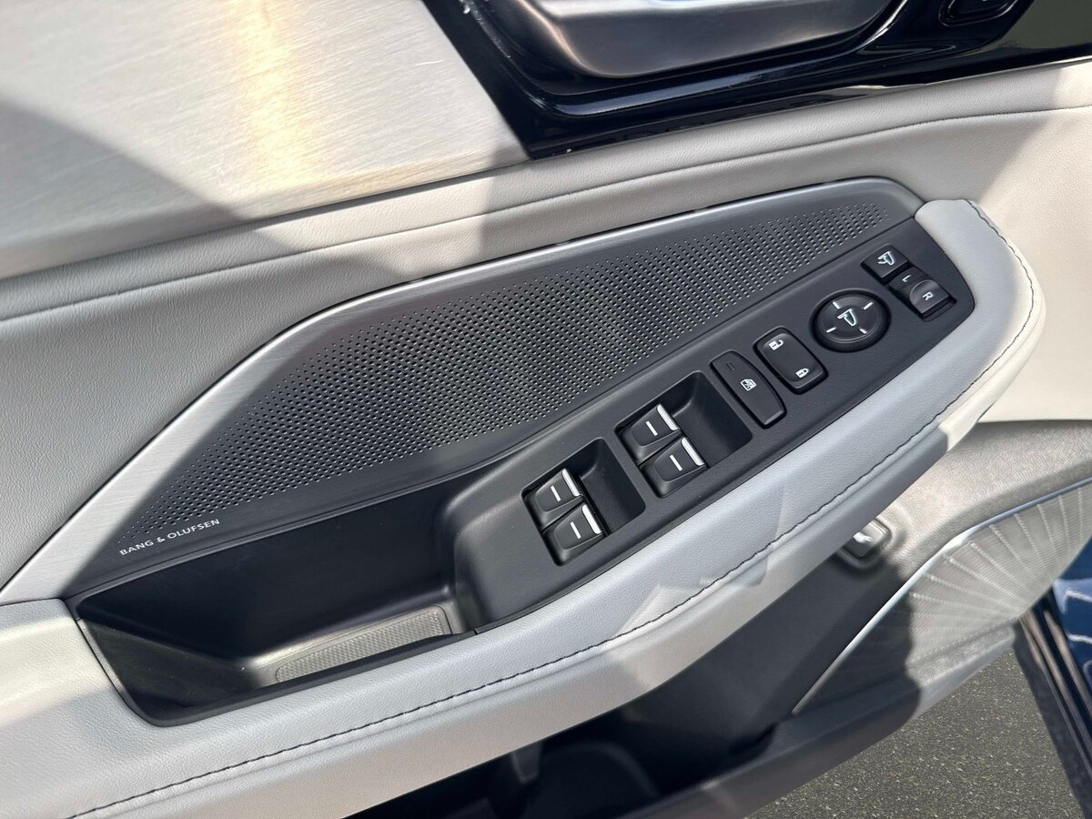 Certified 2026 Acura MDX w/ Technology Package FWD image 18